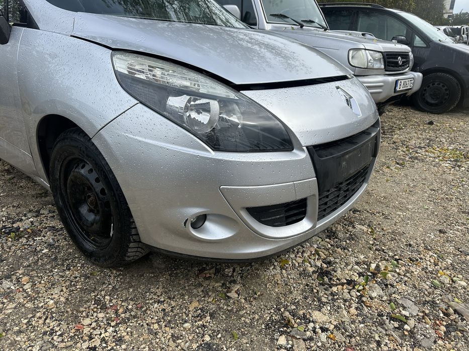 Преден капак за Рено Сценик 3! След 2009г.!