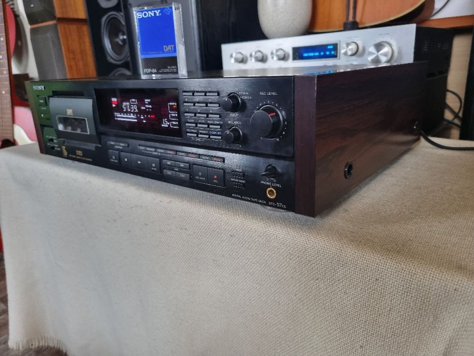 DAT Sony DTC 57 ES. Perfect functional. Impecabil