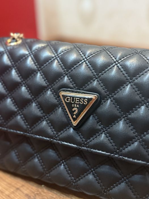 Geanta Guess Dimensiuni 30X17cm