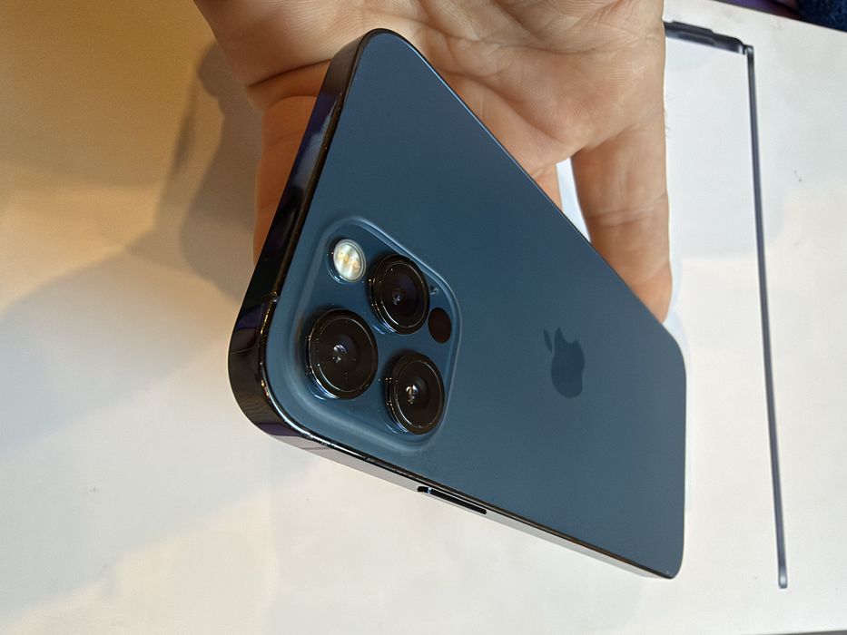 iPhone 12Pro, 128GB, Pacific blue. Apple Watch 5