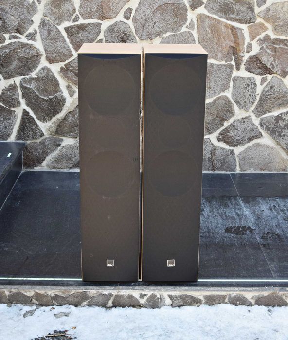 Boxe Dali Blue 5005, boxe de podea