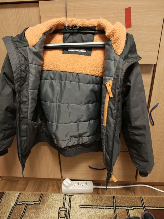 Geacă scurtă de iarnă QUECHUA pentru copii (fete/băieți)
Marimea 7-9an