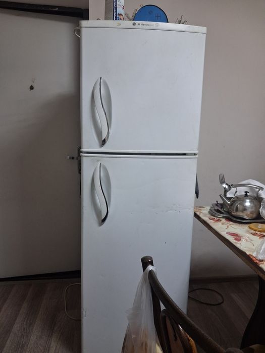 Продам холодильник