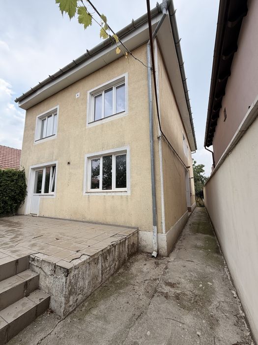 Casa 5 camere la gri Vlaicu-limita cu Bujac