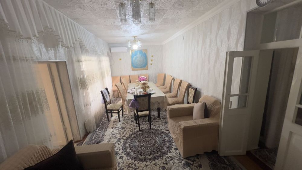 Uy sotiladi. Judayam fayzli uy. Yana kelishamiz