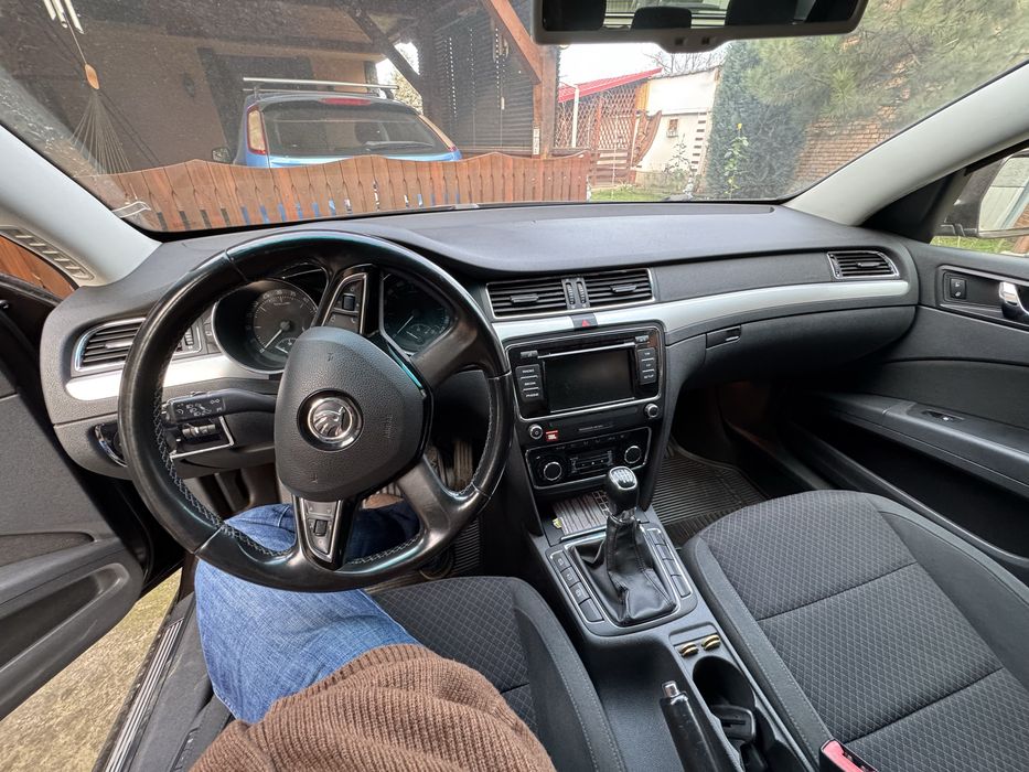 Vând Skoda Superb