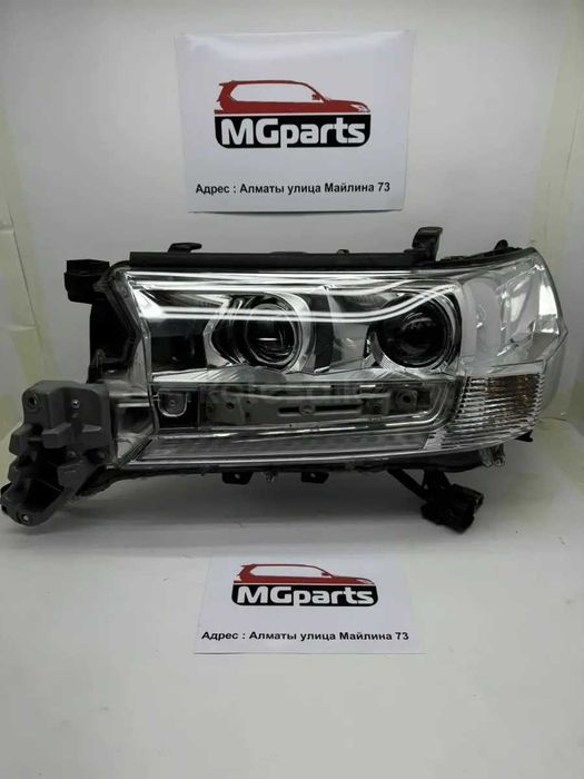 Фара б/у оригинал правая и левая на Toyota Land Cruiser 200 FULL led