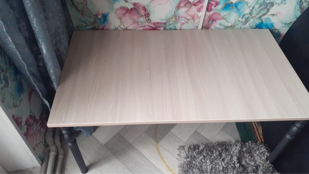 Продам стол новый