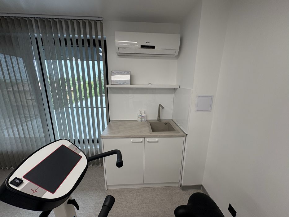 Дава се под наем Офис в Бургас, Ветрен - 20 кв.м за 255 € - Снимка #2