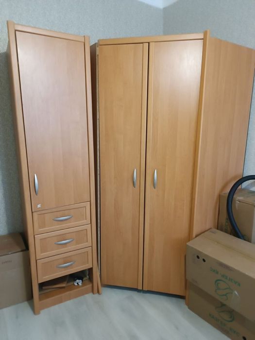 Продам 2 шкафа чистые