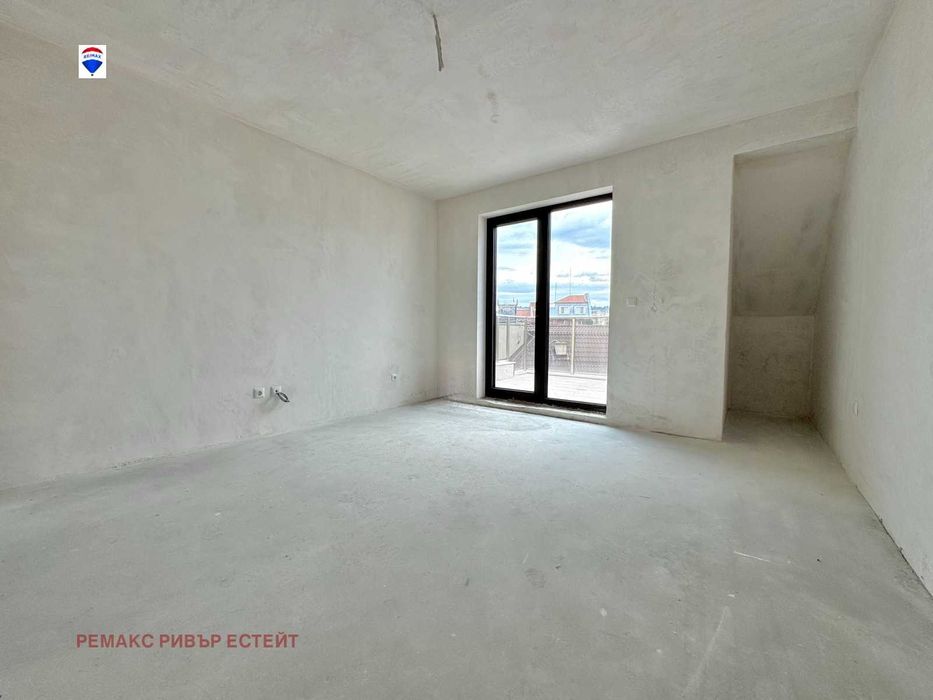 Просторно ателие за продажба кв. Широк център