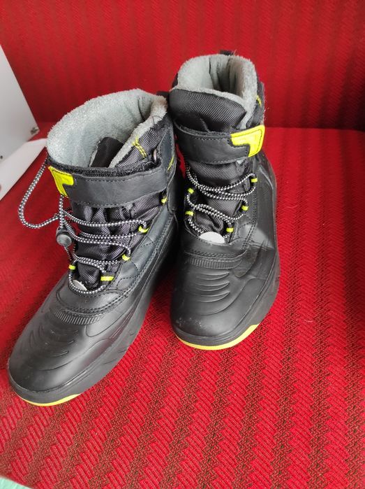 Adidasi unisex, marimea 36, pt. iarna, stare foarte, foarte buna, sunt