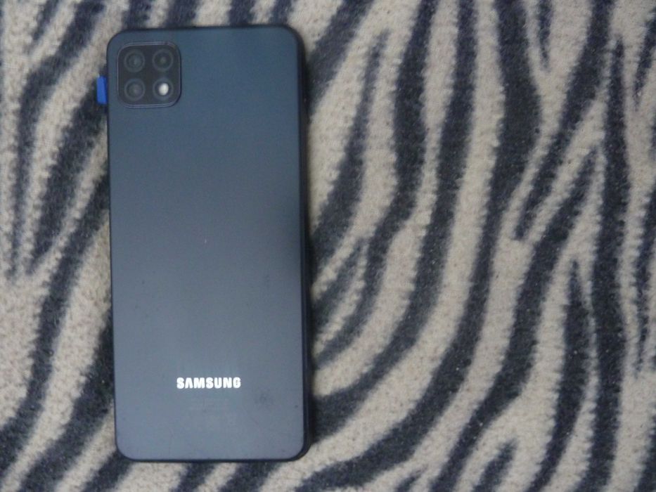 telefon samsung A22,dual sim 5 G,ram 4GB/64GB,arata foarte bine,merge foarte bine