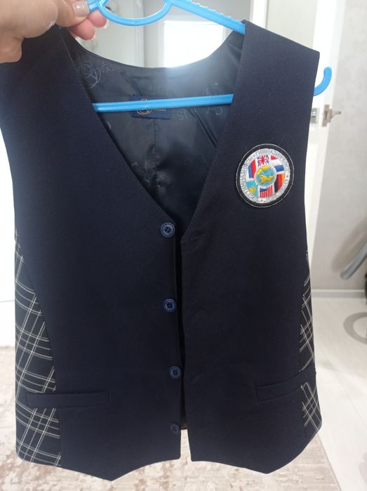 Продам школьную форму для Бэста