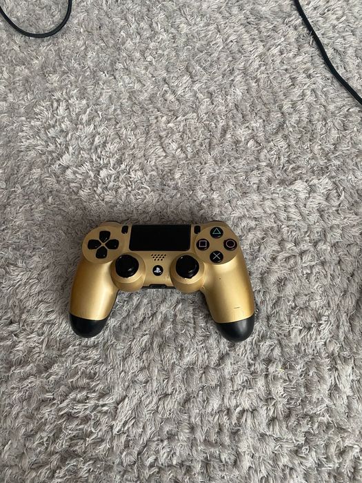 Vand ps 4 slim si jocuri