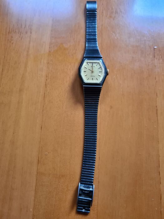 Дамски часовник  Заря