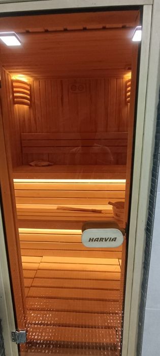 Аренда дача.Современная дача в стиле hi-tech с бассейнами и сауной . O