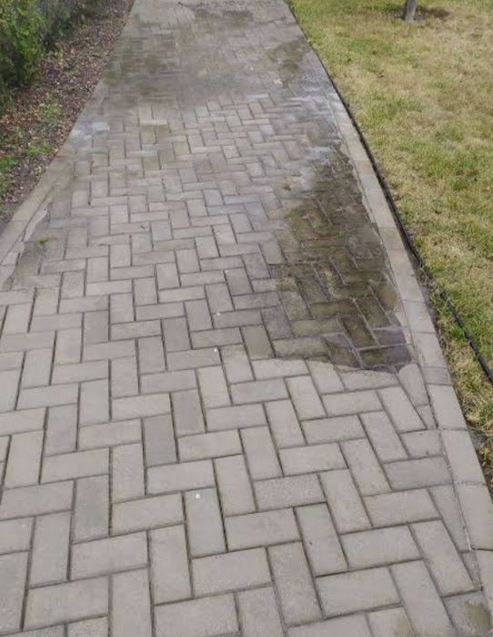 Чистка брусчатки и фасада дома