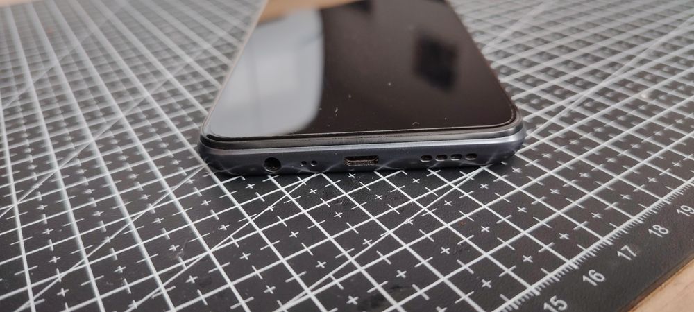 Realme C11 2021 - 32GB / 2GB RAM - Много запазен