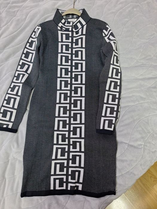 Дамска рокля с дълъг ръкав