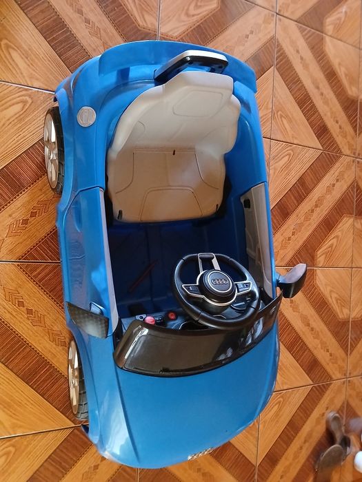 Mașinuța electrică