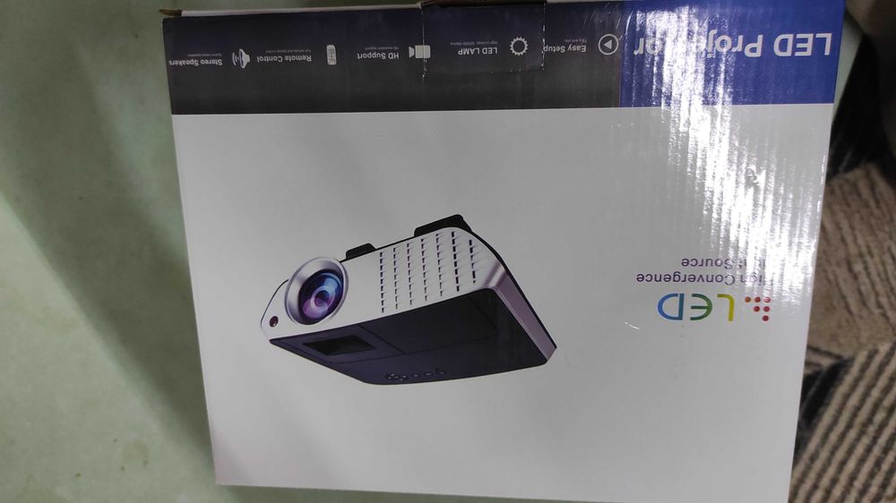 LED проектор, новый