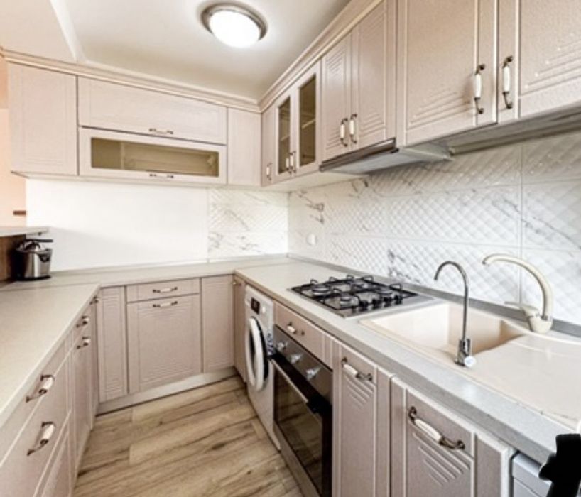 Proprietar:Ap.3camere open space-Lângă Palas.+parcare inclusa