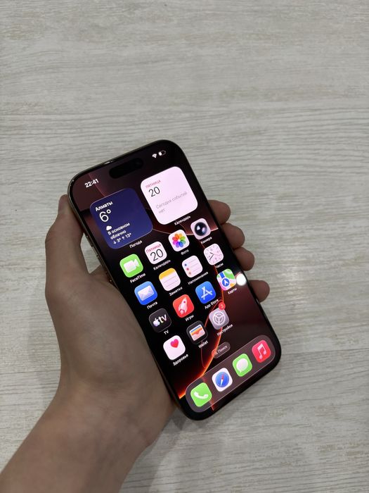 Срочно продам айфон 16 про