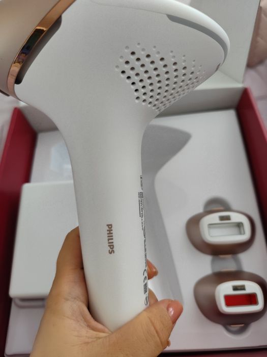 Фотоепилатор IPL Philips Lumea Series 9900 BRI973/00