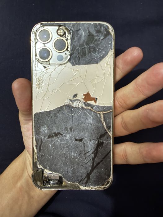 Продам Айфон 12Про 128гб