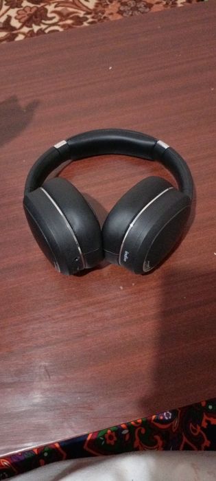 Bluetooth naushnik,Aux bor kabel ulanadi xolati yaxshi