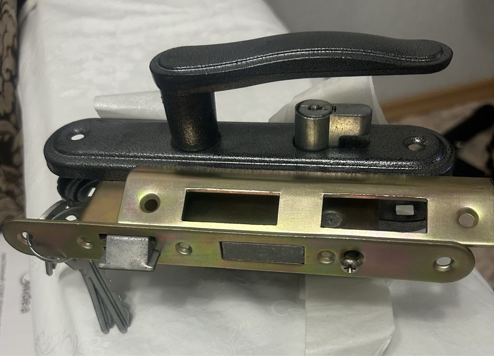 Замок для дверей