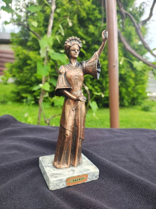 Statuetă din bronz „Themis” – zeița justiției