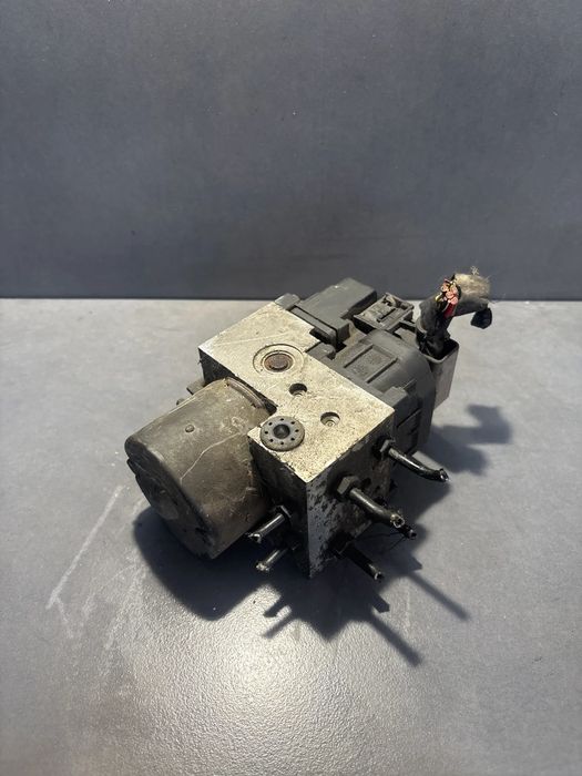 Pompa ABS 8E0 614 111 AB Audi A4 1998 1.9 TDI MT (90 hp)