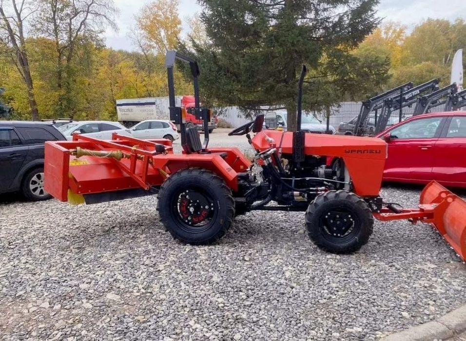 Трактор Уралец 220 25л.с