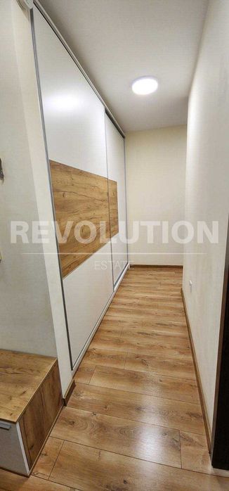 ПРОСТОРЕН тристаен апартамент в района на Лятно кино Тракия!