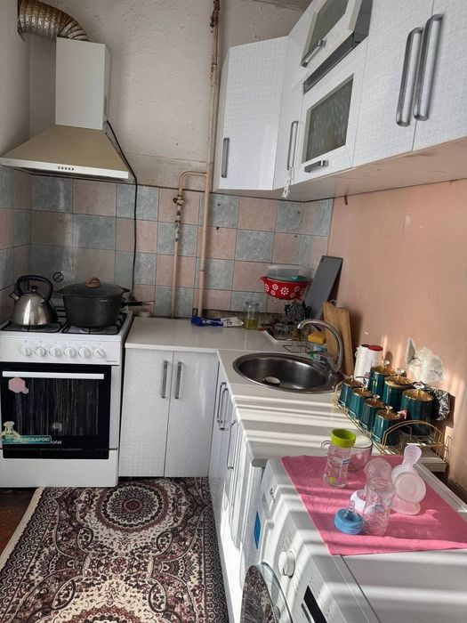 TTZ 2 da 2 xonali kvartira sotiladi