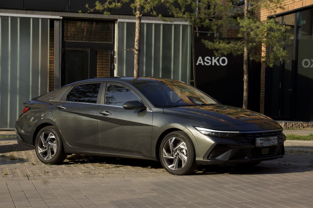 срочно Hyundai Elantra 2024