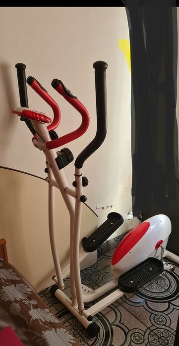 Gantere, bancă piept, discuri, bară haltere, diverse fitness, bicicletă eliptică