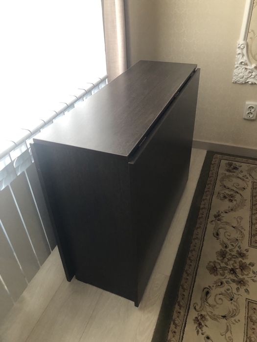 Стол раскладывается и собирается