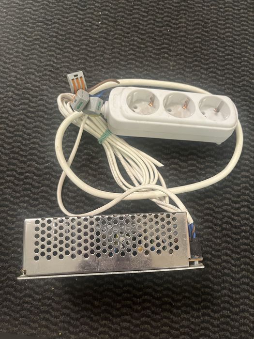 Sursa de alimentare in comutatie Elmark