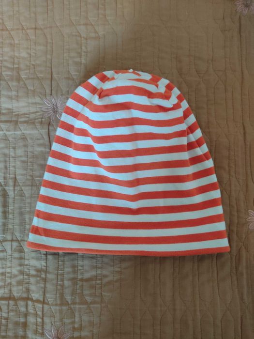 Двухсторонняя шапочка от Tchibo и LC Waikiki на 7-10 лет