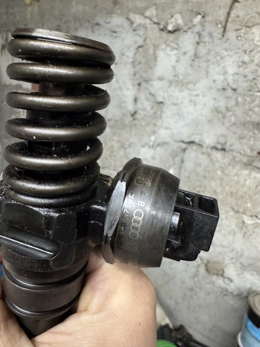 Vand injectoare in stare buna vw passat