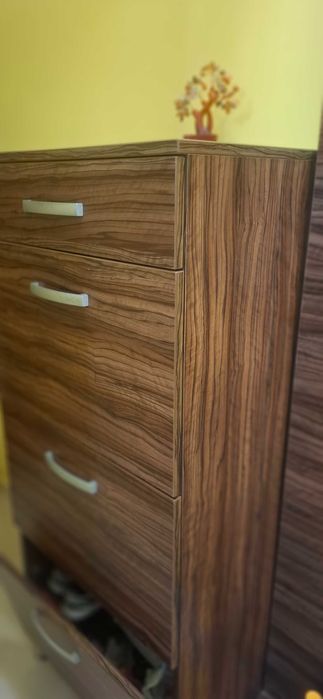 Шкаф за обувки и  закачалка