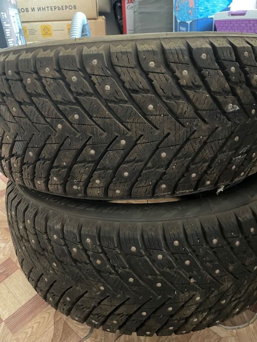 Автошины зимние шипы 225/50R17