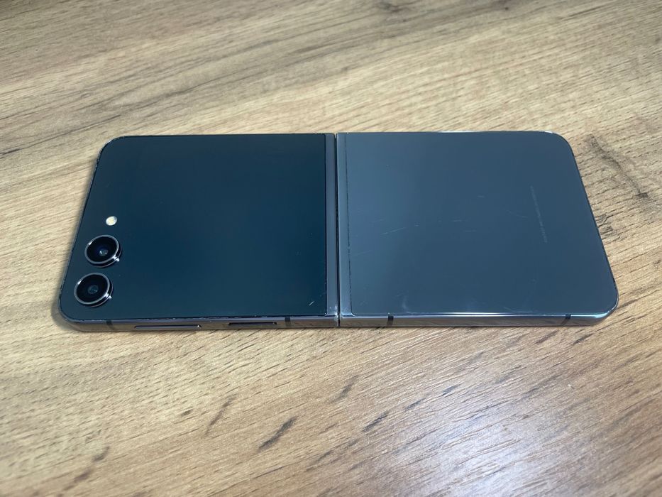 Samsung Z Flip 5