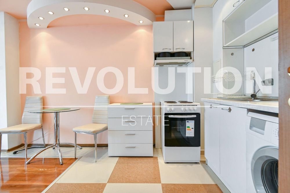 Дава се под наем Двустаен апартамент в София, Зона Б-18 - 70 кв.м за 598.23 € - Снимка #1