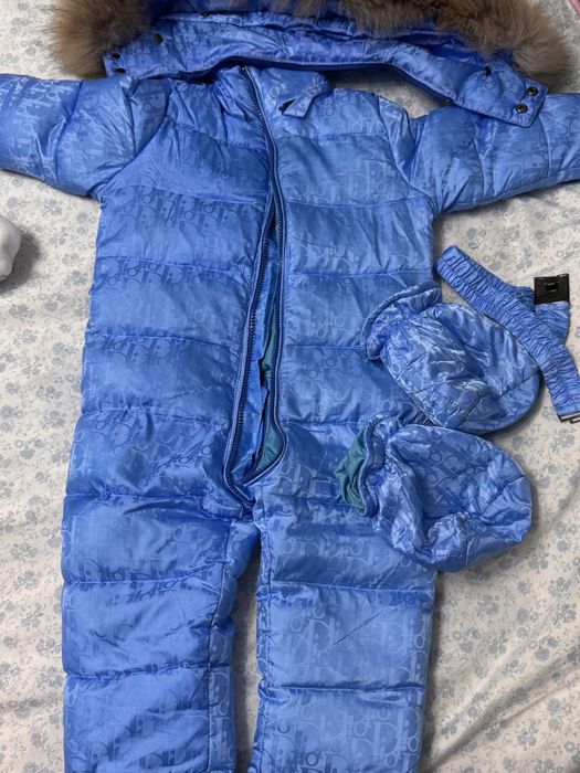 два комбинезона для детей