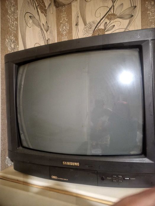 Подарява телевозир Samsung