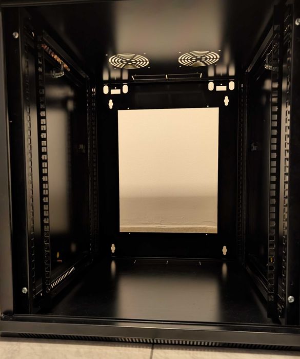 Rack 12U 19" 600x600mm, Signal cu ușă sticlă fumurie + Tavita